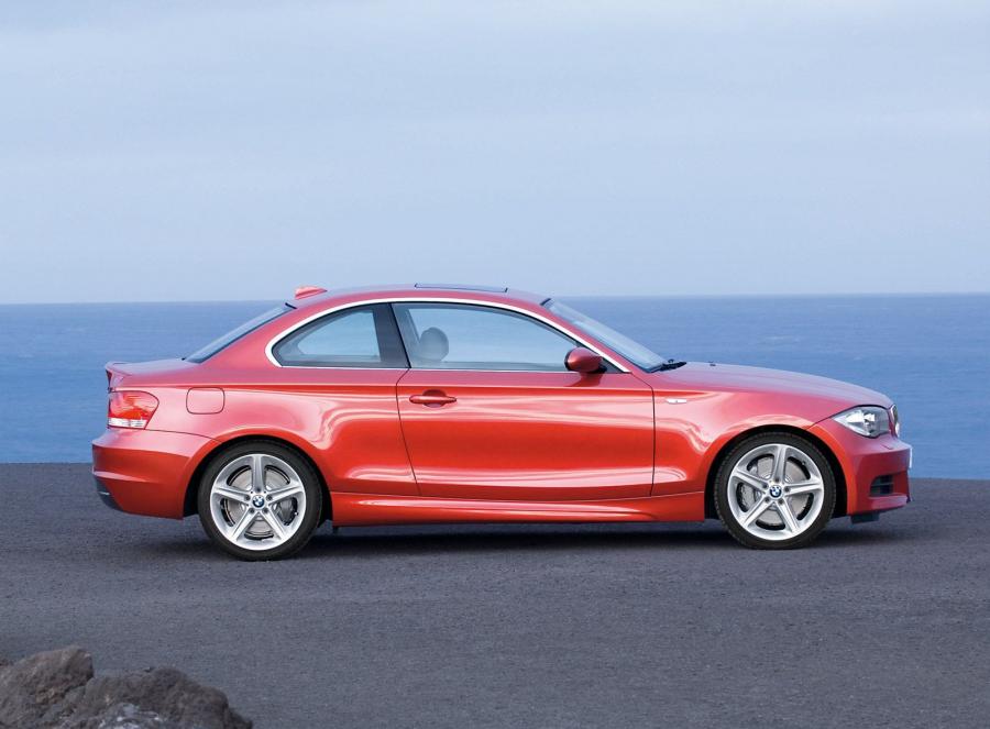  BMW 1-Series Coupe 2011 года  (фото 63 из 77)